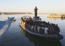 Európske lode v Stredomorí zachránili vyše 4700 migrantov