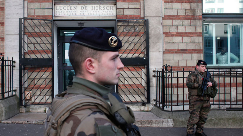 Un conducteur a délibérément percuté une policière devant la résidence présidentielle à Paris – Monde – Actualités