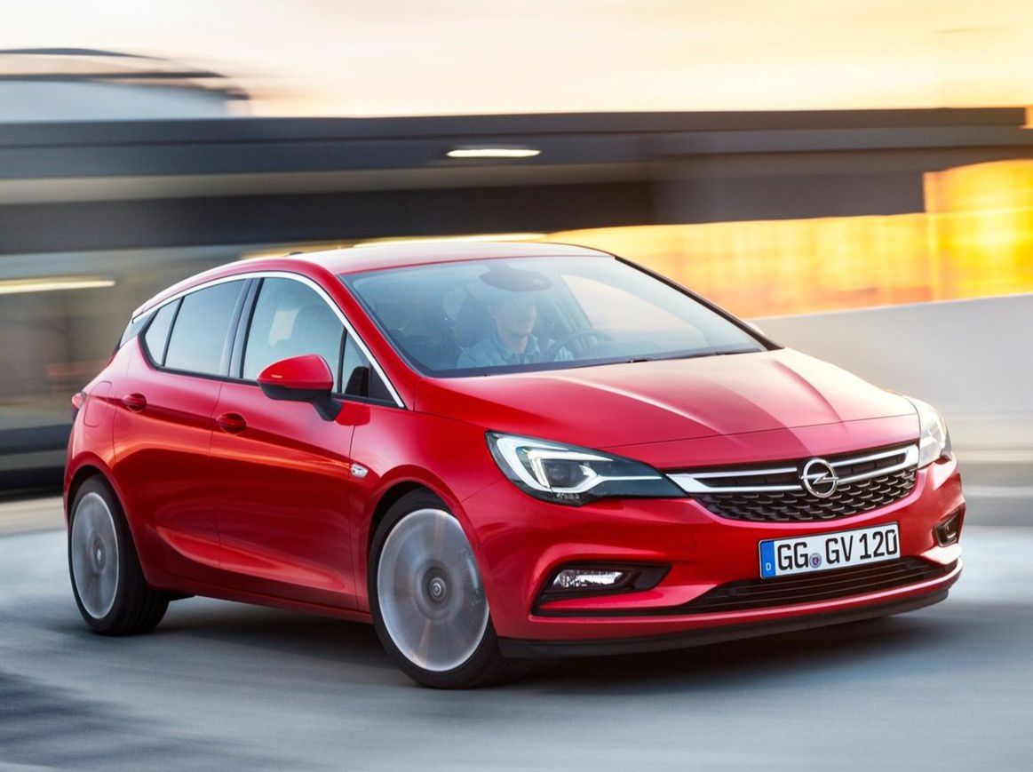 Opel v súčasnosti ponúka ku všetkým konfiguráciám novej
Astry zľavu 1 800 eur.