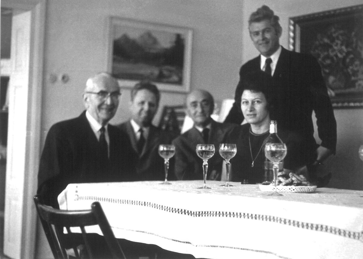 Na návšteve evanjelickej fary v Starej Turej v júni 1970.
Prvý zľava (sediaci) Ján Slezák.