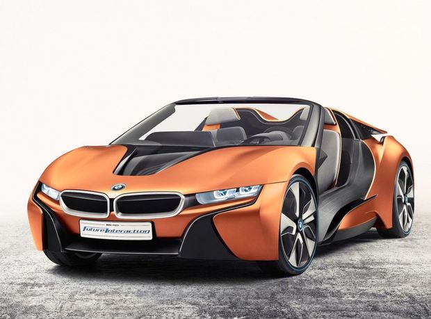 BMW iVision Future Interaction je otvorenou verziou i8. Ide o
showcar, takže chýba nielen strecha ale aj dvere.