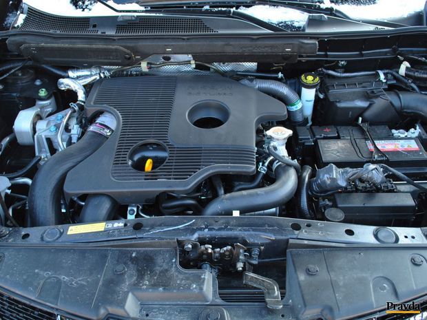 Preplňovaný motor ukrýva 218 koní.