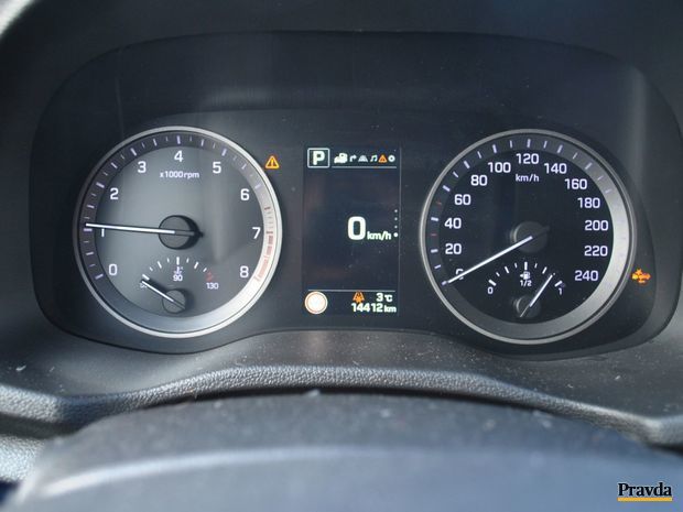 Pri dynamickej jazde padala ručička s benzínom ešte
rýchlejšie ako obvykle.