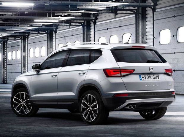 Pod výklopné zadné veko sa zmestí 510 alebo 485 litrov
batožín vo verziách s pohonom 4x4. Je to približne o 100 viac ako v
5-dverovom Leone.