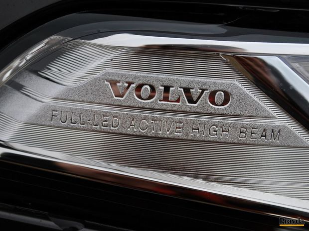 LED svetlomety sú dnes v luxusných SUV už bežne dostupné.
V tomto prípade sa nachádzajú v štandardne najvyššej výbavy.