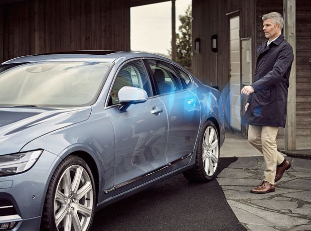 Klasický kľúč nahradí Volvo mobilnou aplikáciou. Pomocou
„digitálneho“ kľúča v mobile budete môcť otvoriť, zamknúť aj
naštartovať vaše Volvo.