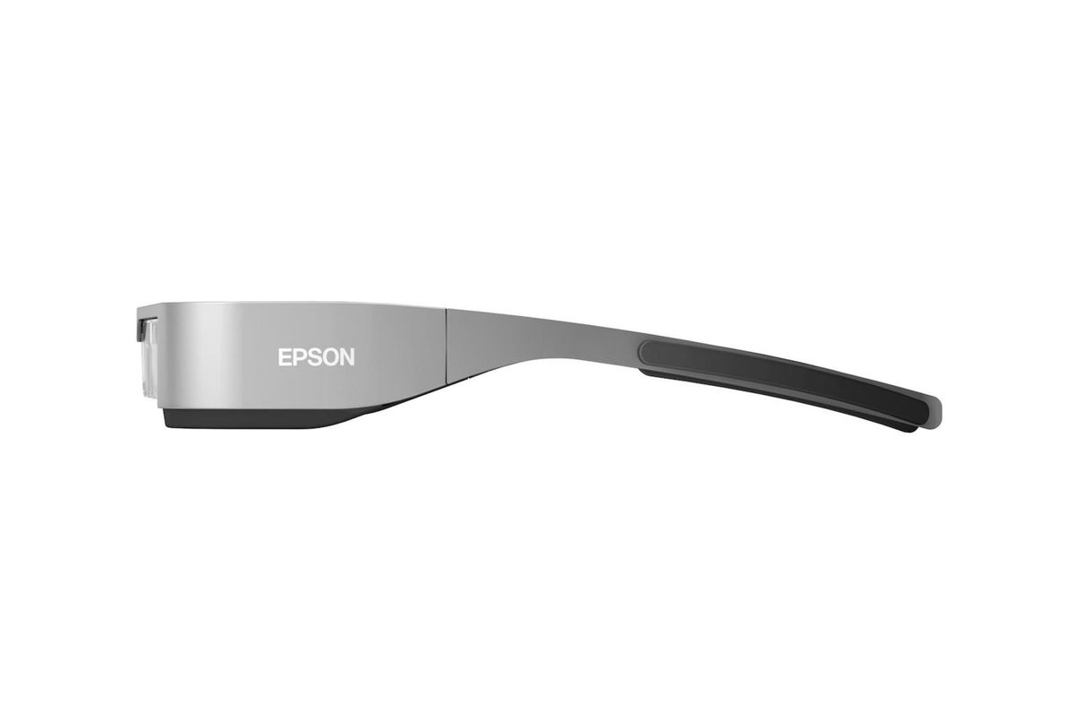 Okuliare Epson Moverio sa stále nezbavili káblov.