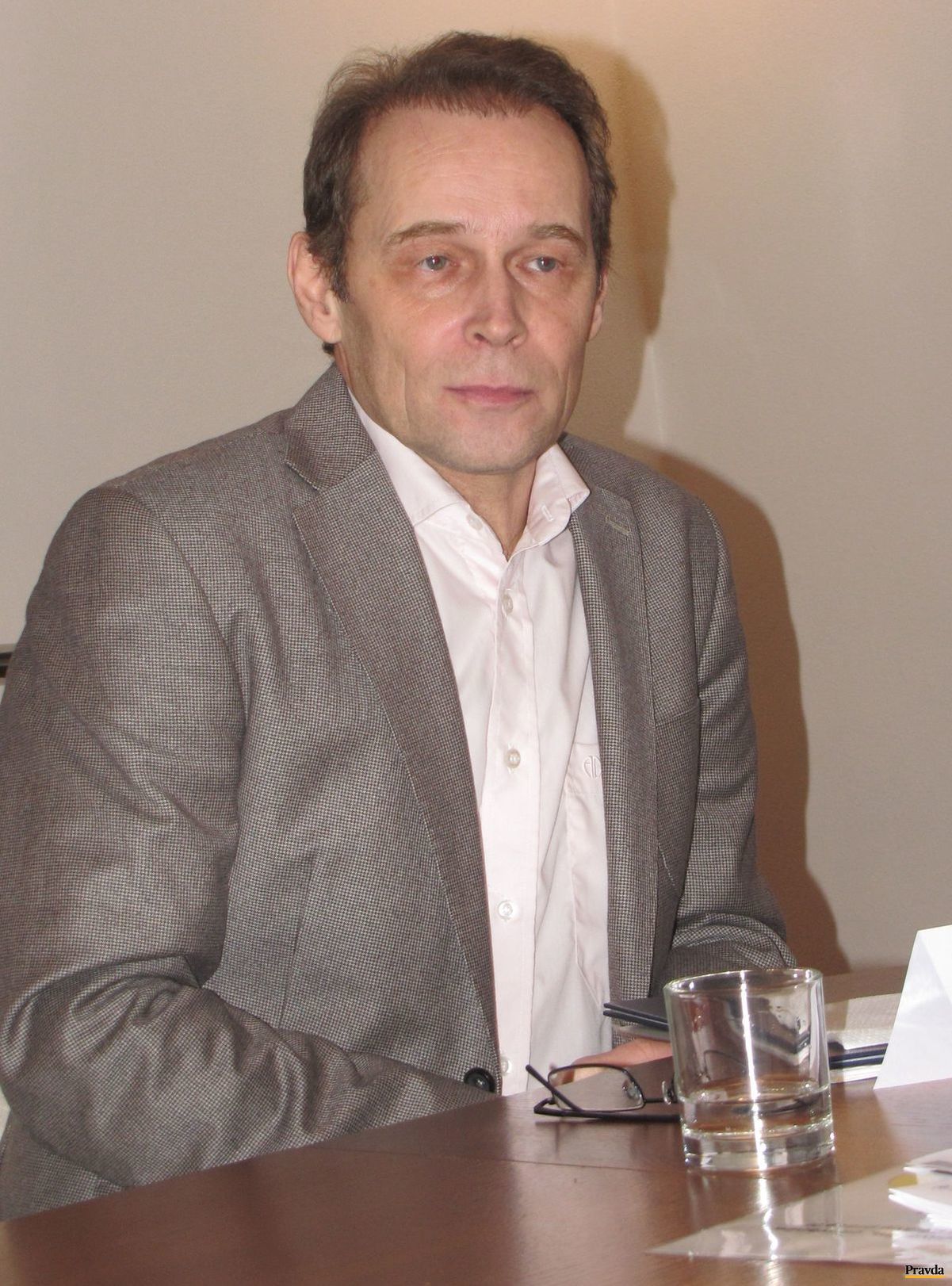 Ambasádorom Týždňa slovenských knižníc je herec Ján
Gallovič.