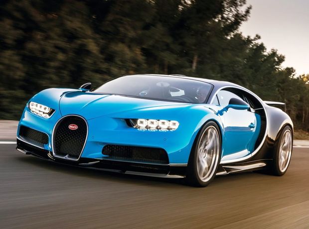 Dizajn Chironu si berie za vzor jedno z najkrajších Bugatti
všetkých čias. Model 57SC Atlantic, ktorý bol dielom syna zakladateľa
značky - Jeana Bugattiho. Aj preto sa objavujú po stranách mohutné oblúky,
slúžiace ako prívod vzduchu k obrovskému agregátu.