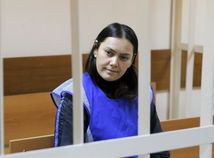 Súd v Rusku uväznil ženu, ktorá odťala hlavu dievčatka