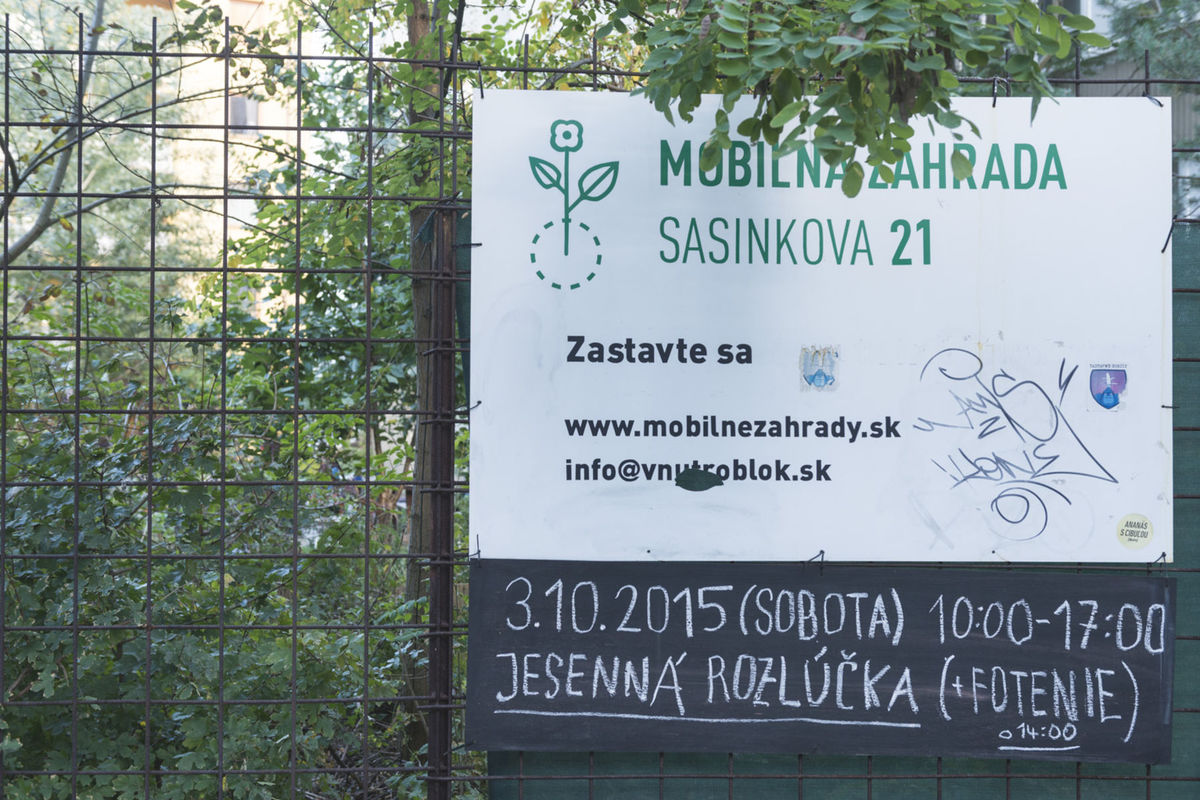 Prvá mobilná záhrada vznikla na Sasinkovej ulici v centre
Bratislavy a fungovala tri sezóny.