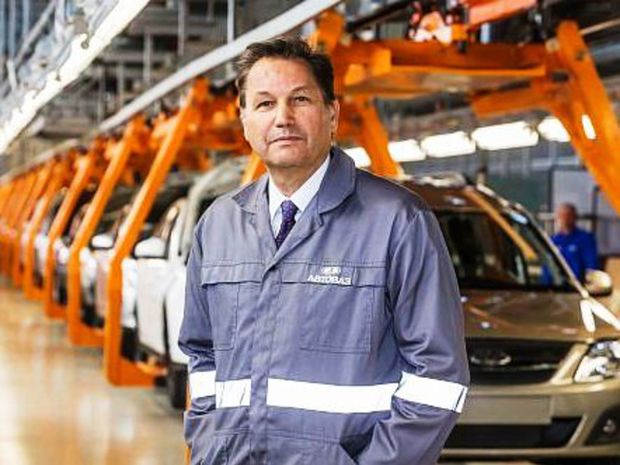 Bo Andersson bol prvým zahraničným šéfom ruského
AvtoVaz-u. Postaral sa o revitalizáciu podniku, nemohol však ovplyvniť prepad
ruského automobilového trhu.