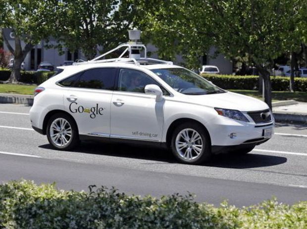 Autonómne vozidlá Google majú najazdených už viac ako 2,7
milióna testovacích kilometrov. Z toho 1,6 v autonómnom režime.