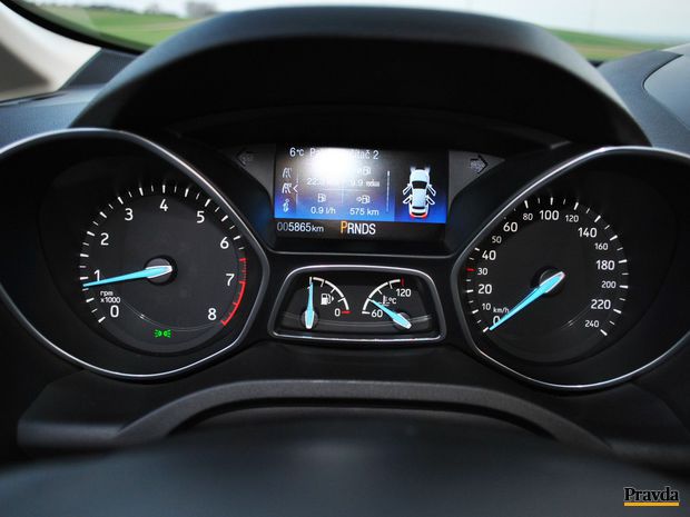 Obyčajný automat je vhodný pre pokojnú jazdu. Kto však
chce jazdiť pomaly, asi nesiahne po 150 koňovom benzínovom motore.