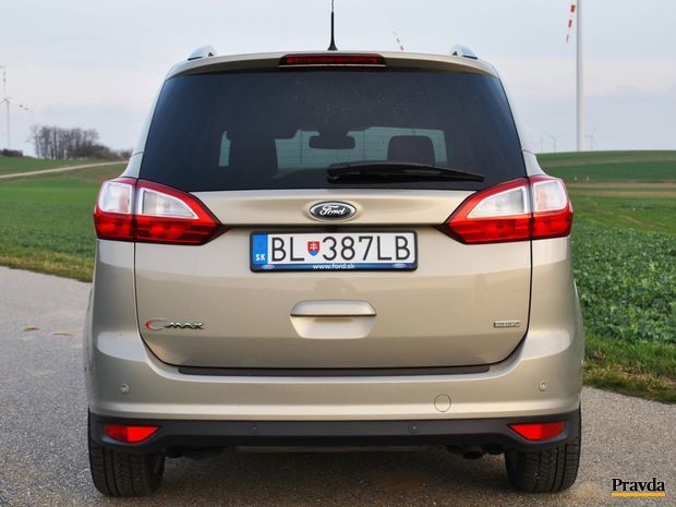 Bez spätných zrkadiel je auto široké 1 828 mm.