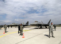 V Litve pristáli dve najmodernejšie americké stíhačky F-22 Raptor