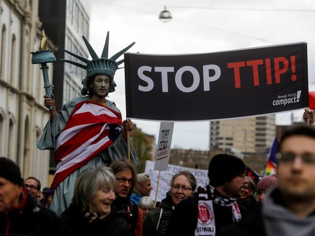 ttip-protest-socha-slobody-nestandard2.jpeg
