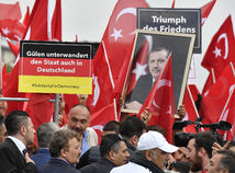 V Kolíne nad Rýnom sa zhromaždili tisícky stúpencov prezidenta Erdogana