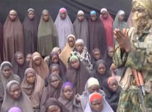 Boko Haram zverejnila video s unesenými školáčkami