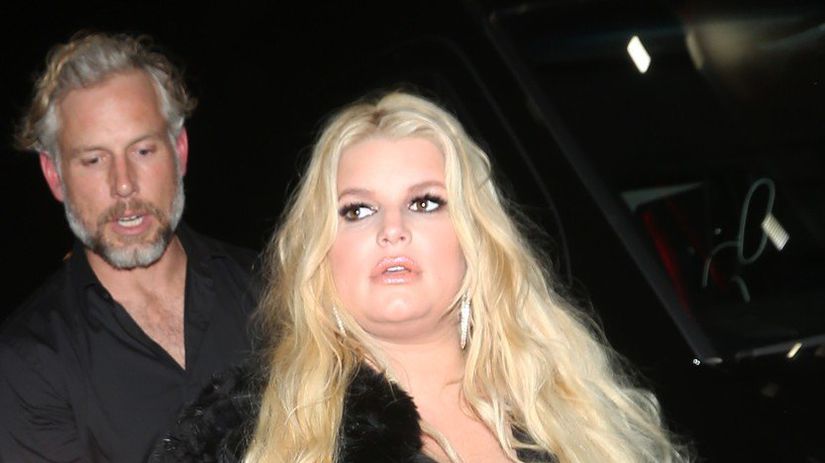 Tehotná Jessica Simpson vyšla do ulíc! Toto s ňou spravilo tretie dieťa