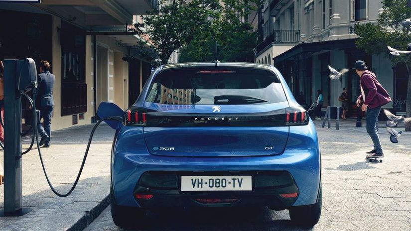 Peugeot E 8 Koľko Bude Stat Elektromobil Z Trnavy Lacny Veru Nebude Poradna Auto Pravda Sk