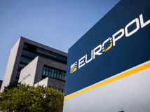 Europolu prekáža šifrovanie správ. Tlačí...