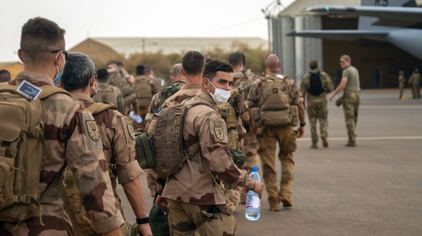 Francúzsko ukončí v roku 2022 vojenskú misiu v Saheli – Svet – Správy