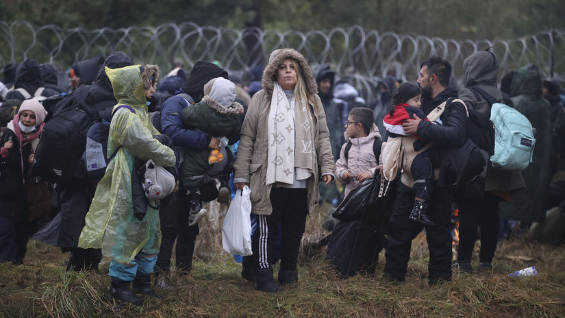 Migranci na granicy polsko-białoruskiej są ponaglani przez SMS do cierpliwości – Świat – Aktualności