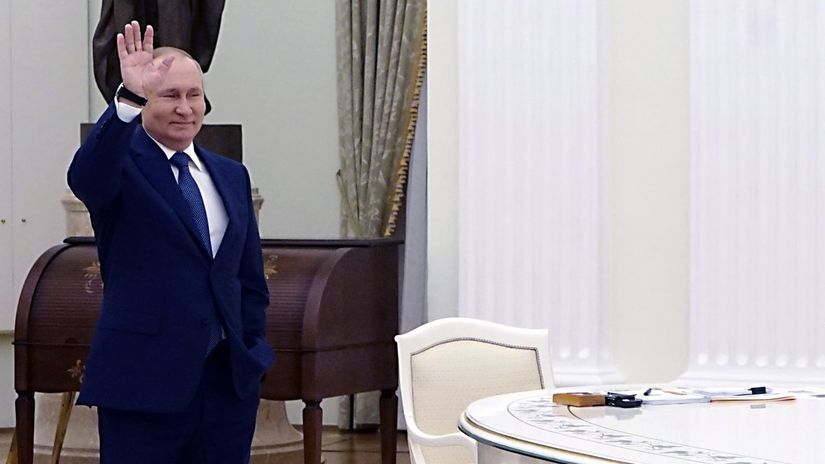 Poutine et Macron ont négocié pendant plus de 5 heures.  Ils ne se sont pas serré la main, ils n’ont pas réussi à percer