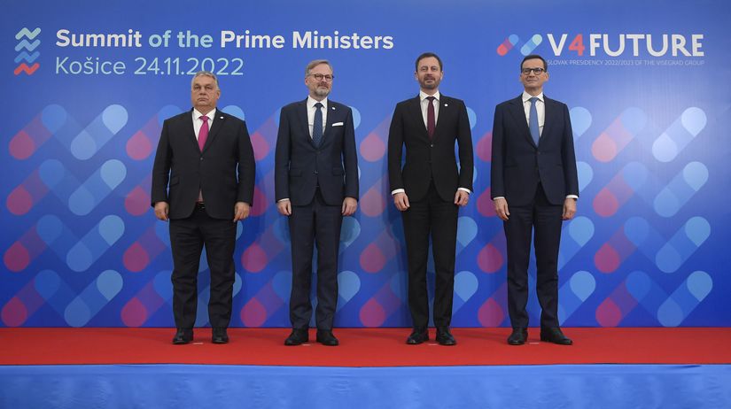 Premierzy V4 uzgodnili wspólne postępy i wsparcie dla Ukrainy.  Orbán otrzymał nowy szalik – Domestic – Aktualności