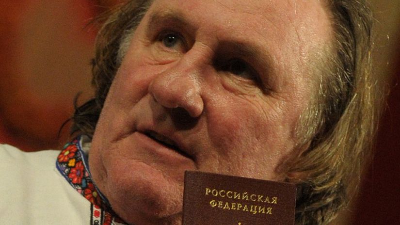 Pred verejným lynčom sa môžem brániť iba slovom, vyhlásil Depardieu a poprel obvinenia zo znásilnenia