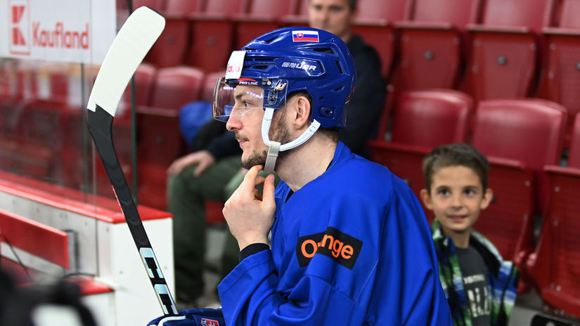 « Jour d’idiot, erreur comme un cochon. »  Le joueur à lunettes a pris une grande inspiration après le klaxon, ses coéquipiers l’ont retenu – Coupe du monde 2023 – Hockey