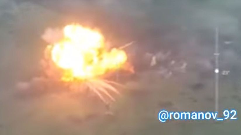 VIDÉO : les Russes transforment des chars « centenaires » en kamikazes.  Rempli de TNT explose avec une force terrifiante – Magazine – Auto