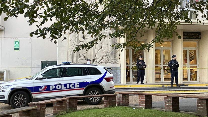 Une école en France où un enseignant a été poignardé a été évacuée en raison d’une alerte à la bombe – Monde – Actualités