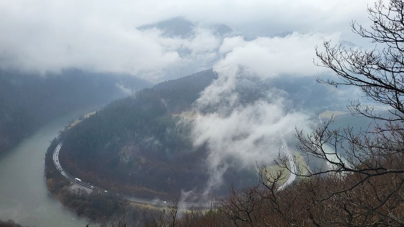 Najväčší prírodný výtvor v Malej Fatre láka množstvo nadšencov turistiky. Domašínsky meander je unikátný skvost slovenskej prírody