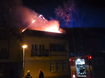 V Tatranskej Lomnici horel apartmánový dom,...