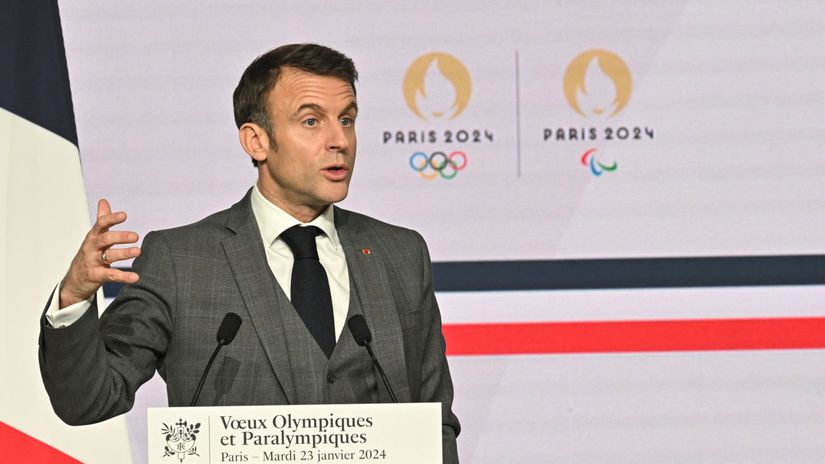 Macron so svojim olympijským prímerím nepochodil. Výhrady k nemu majú Zelenskyj aj Putin