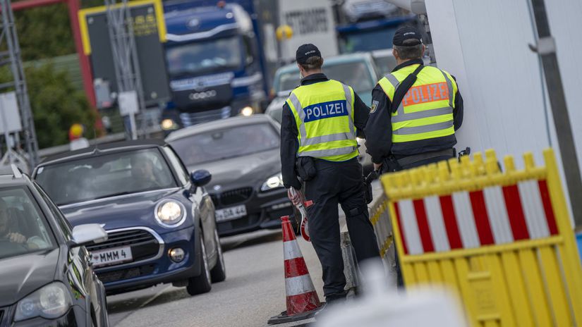 Kontrollen an der deutschen Grenze spalten die Politik. Was passiert mit den Migranten? – Welt – Nachrichten