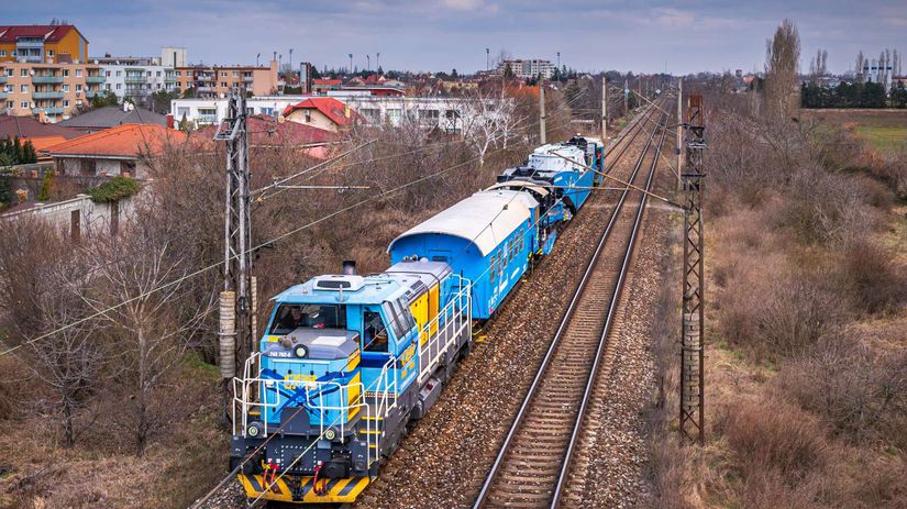 http://ipravda.sk/res/2025/11/07/thumbs/aros-matej-franc-nakladna-zeleznicna-doprava-vlaky_02-clanokW.jpg