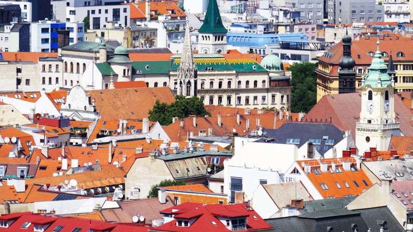Život v Bratislave stoj&iacute; &bdquo;obličku&ldquo;: Na&scaron;a metropola je 2. najdrah&scaron;ia, predbehli sme Var&scaron;avu aj Budape&scaron;ť