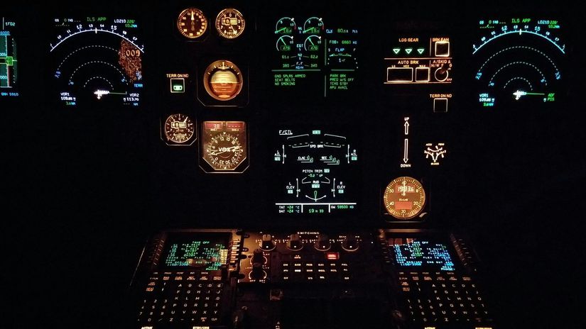 &Scaron;tyri dek&aacute;dy bez trag&eacute;die: Ako sa z &bdquo;autobusu v oblakoch&ldquo; stal kr&aacute;ľ leteckej bezpečnosti