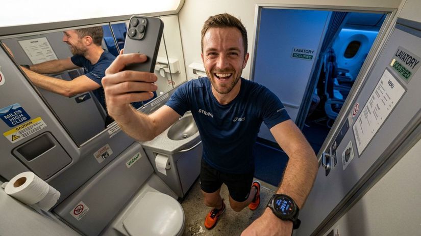 Chlap&iacute;k zabehol 5 kilometrov v lietadlovom WC. Fitness influencer v&scaron;ak namiesto obdivu schytal poriadnu kritiku