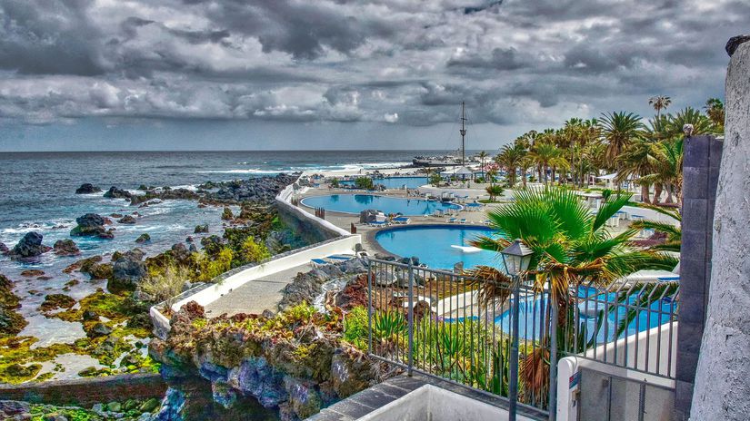 Najprv agres&iacute;vne protesty proti turistom, teraz hroziaca pr&iacute;rodan&aacute; katastrofa. Ako prežije obľ&uacute;ben&yacute; eur&oacute;psky ostrov dvojit&yacute; &uacute;der?