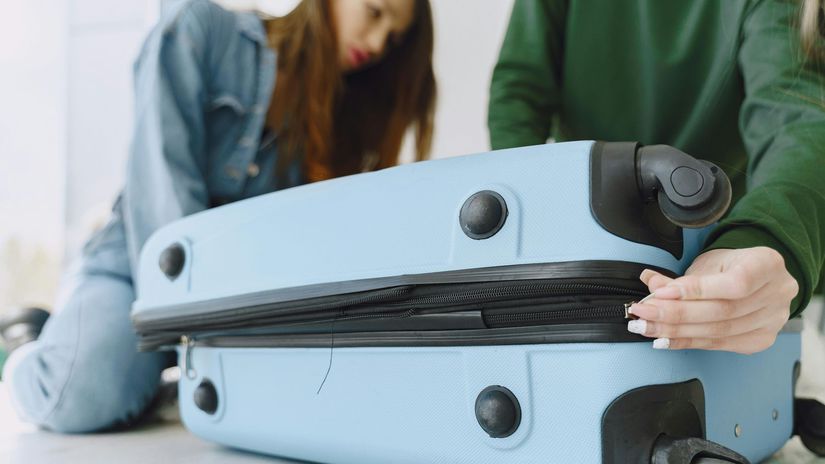 Stop takejto batožine: Prečo v&aacute;m niektor&eacute; eur&oacute;pske letisk&aacute; m&ocirc;žu odmietnuť kufor? E&Uacute; schv&aacute;lila pr&iacute;sne nariadenie