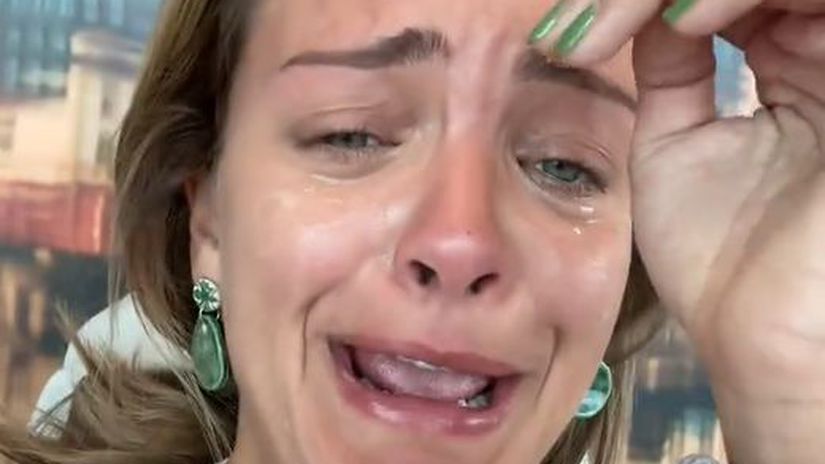 Slzy jej už nepomohli. Influencerku nepustili do lietadla po tom, čo spravila zamestnankyni Ryanairu