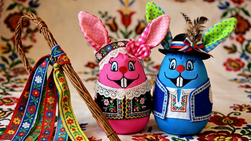 KV&Iacute;Z: P&aacute;lenie Jud&aacute;&scaron;a, viazanie zvonov, utekanie z kostola. Pozn&aacute;te trad&iacute;cie Veľkej noci? Paska, sirek a calta v&aacute;s zaručenie poplet&uacute;