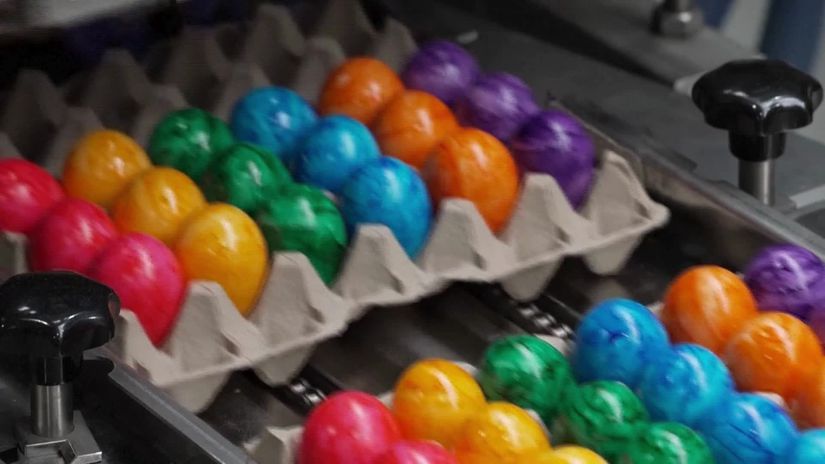 Tajomstvo veľkonočnej alch&yacute;mie: V tejto farbiarni str&aacute;žia recept na dokonal&eacute; vaj&iacute;čko už 70 rokov