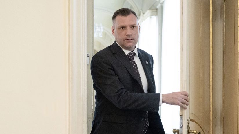 Taraba po urgentnej operácii: Minister čelí vyvlastňovaniu, sporom s vedcami a vnútrokoaličným treniciam — image 1