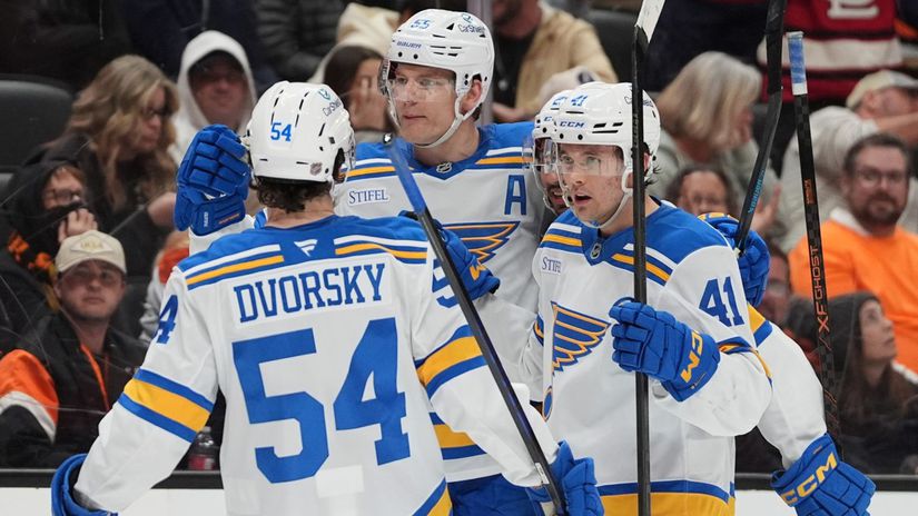 Slovak Stars Shine in NHL: Dalibor Dvorský and Juraj Slafkovský Impress