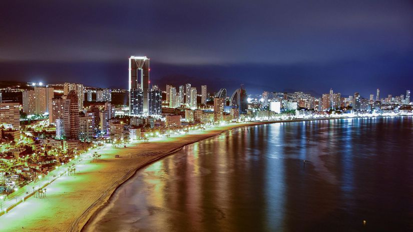 Hr&ocirc;za v &scaron;panielskom turistickom letovisku: Strop luxusnej re&scaron;taur&aacute;cie spadol na desiatky host&iacute; počas veľkonočn&eacute;ho obeda